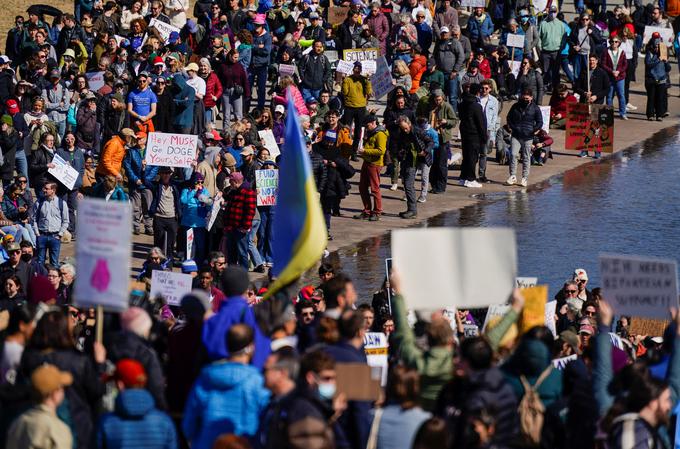 Na protestu v Washingtonu se je zbralo več tisoč ljudi. | Foto: Reuters