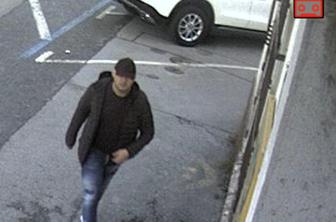 Policisti iščejo tega roparja
