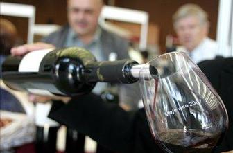 Proračunski primanjkljaj bodo krile trošarine na tobak in alkohol