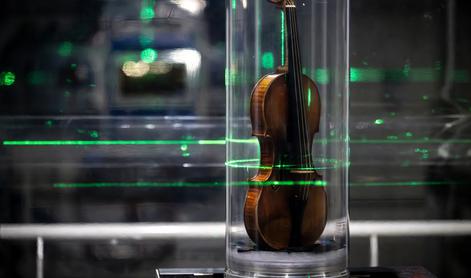 Več milijonov vredno Paganinijevo violino pregledali z rentgenskimi žarki