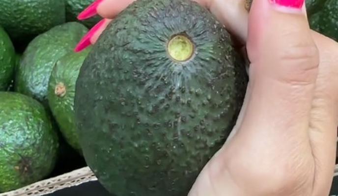 Kupujete avokado? Tako boste ugotovili, ali je zrel.