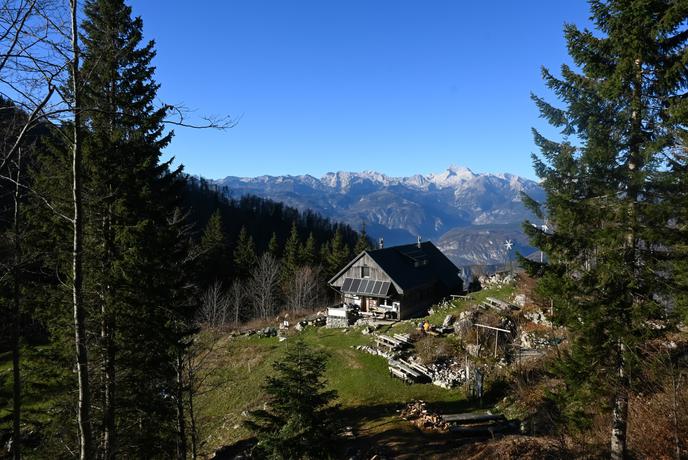 Posebna tura iz Baške grape v Bohinj – prek Črne prsti #video