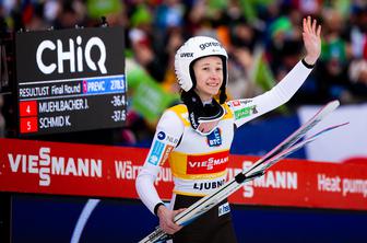 Rapsodija Nike Prevc na Kitajskem, Niko Vodan dobila gripa