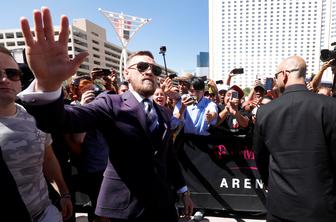 Borca že v Las Vegasu in ni manjkalo veliko, da bi že zapele pesti #video