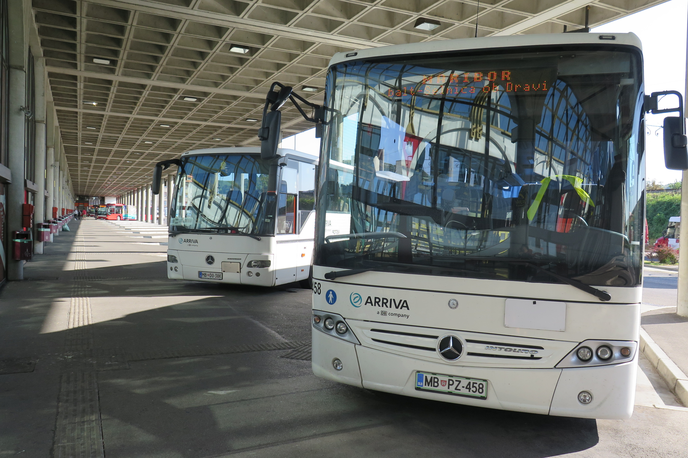 Arriva, avtobus | Arriva Slovenija, ki se je v preteklih letih s prevzemi močno okrepila na slovenskem trgu, je poleg Nomaga glavni ponudnik avtobusnih prevozov v državi. | Foto STA