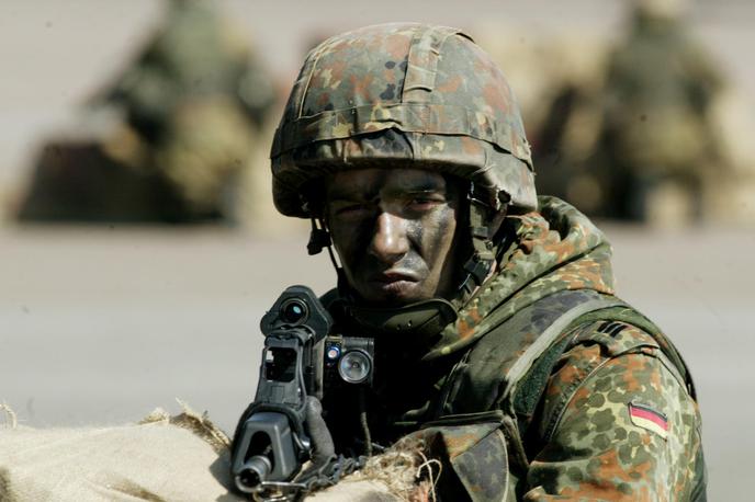 Nemški vojak | Je Evropa sposobna vojaško preživeti brez ZDA? Na fotografiji: nemški vojak. | Foto Guliverimage