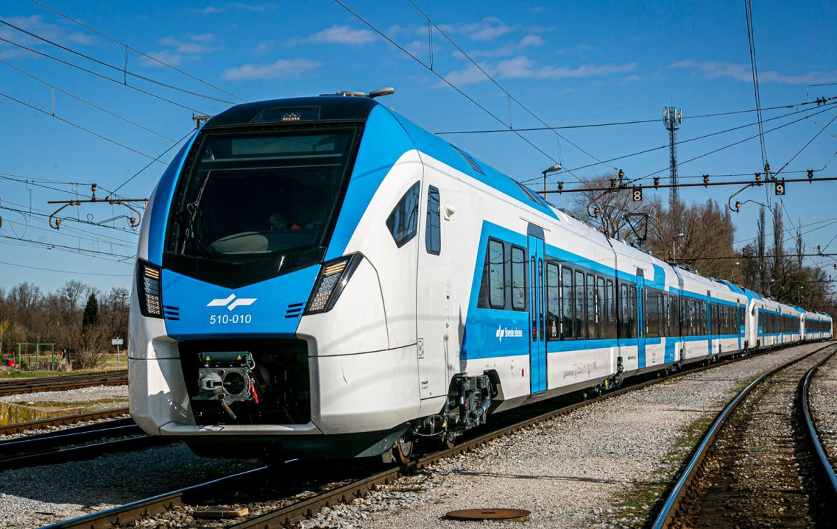 slovenske železnice enopodni vlak | Nesreča se je zgodila v naselju Pako pri Borovnici. 