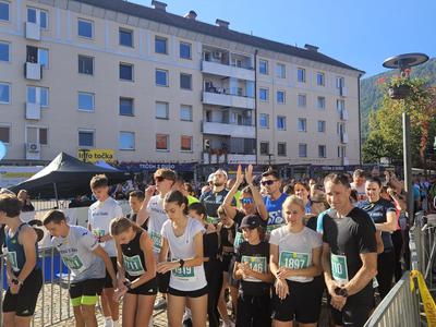 Na rekordnem maratonu v Slovenskih Konjicah tekel tudi robot