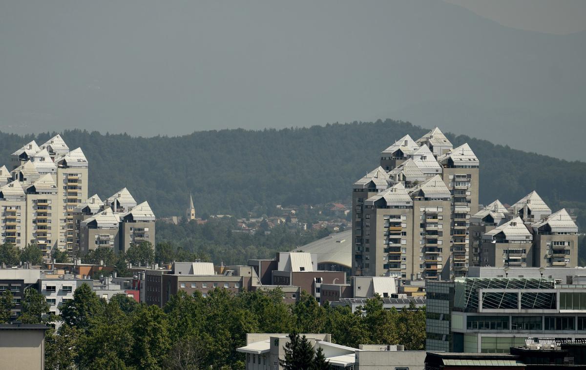 soseska BS3 | V soseski BS3 močno primanjkuje parkirnih mest. | Foto STA