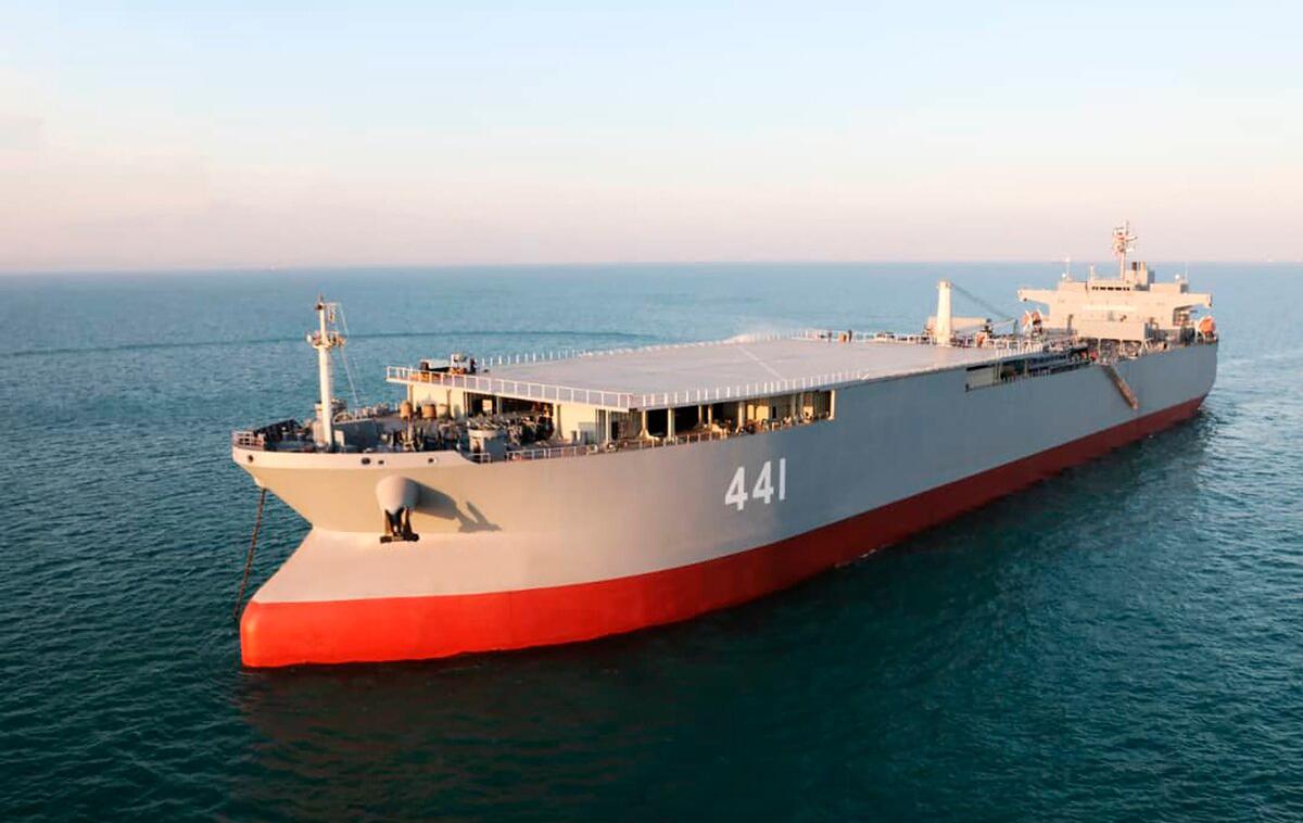 Makran ladja Iran | Makran je bil nekoč tanker, zdaj pa so ga predelali za uporabo v vojaške namene.