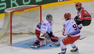 Krošelj se je vrnil, Török zadel, zgodovinska tekma za Grenoble