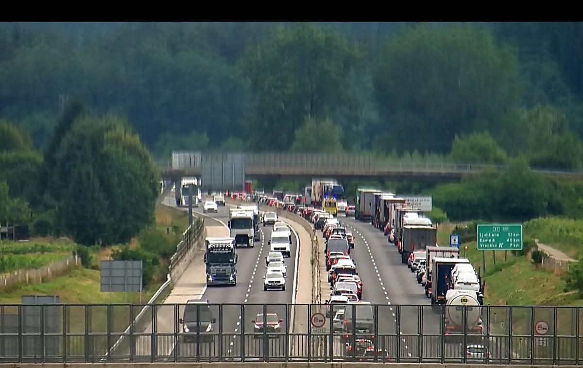 Štajerska avtocesta reševalni pas | Štajerska avtocesta bo med Šentrupertom in Vranskim proti Ljubljani po napovedih zaprta dlje časa. | Foto Ustvarimo reševalni pas na avtocestah/Facebook
