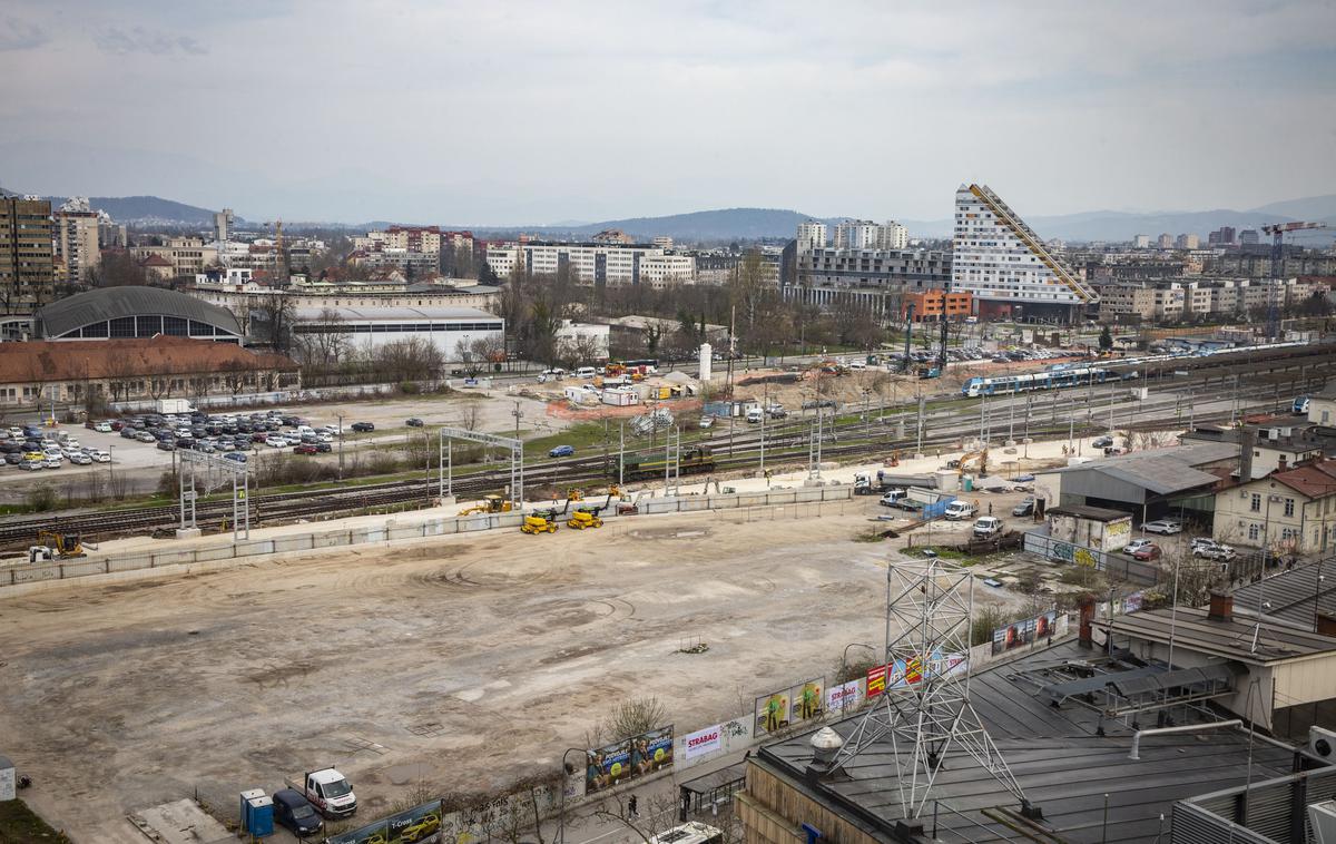 Emonika v Ljubljani, začenja se gradnja. | Se bo gradnja železniške postaje v Ljubljani zamaknila? | Foto Bojan Puhek