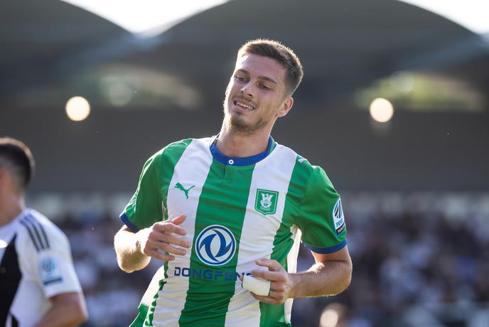 Bristrić iz Olimpije v Anglijo, Bayer pripeljal svetovnega podprvaka