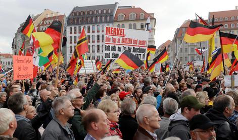 V Dresdnu ob obletnici Pegide zbrani tako podporniki kot nasprotniki