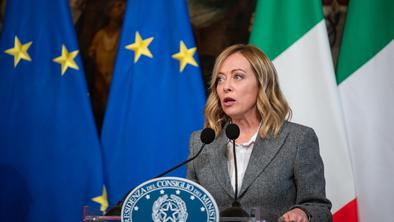 Melonijeva obsodila antisemitske izjave članic podmladka Bratov Italije