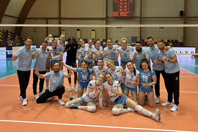 Slovenija Madžarska odbojka | Slovenke bodo ob 16. uri odigrale prvo tekmo zlate evropske lige. Njihove tekmice bodo Madžarke, ki so v petek brez izgubljenega seta premagale gostiteljice. | Foto OZS