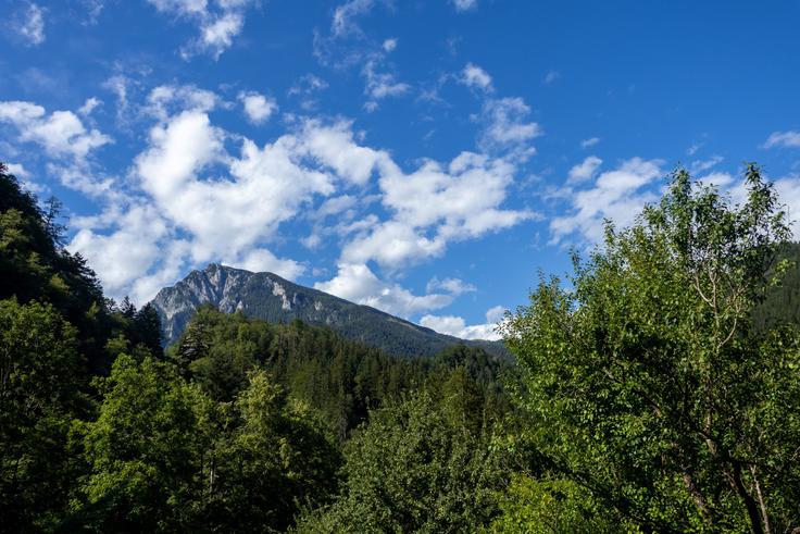Velika Raduha (2.062 metrov nadmorske višine) se dviga kar 1.500 metrov nad Lučami. | Foto: Matej Podgoršek