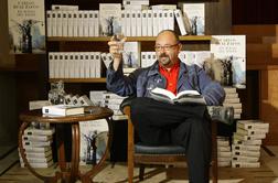 Umrl priznani španski pisatelj Carlos Ruiz Zafon