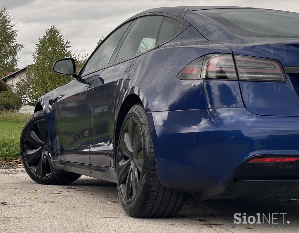 Tesla model S