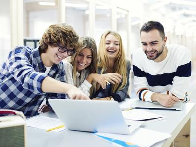 Najbolj zabavni sodelavci so rojeni v teh znamenjih