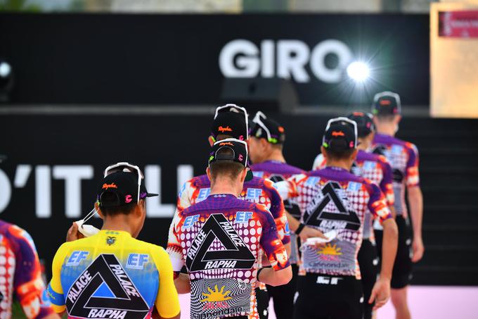 Bodo karavano varno pripeljali v Milano, kjer je 25. oktobra predviden cilj Gira? | Foto: EF Pro Cycling