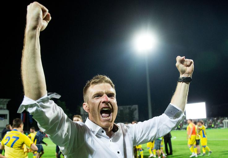 Tako se je veselil konec maja, ko je osvojil prvo klubsko lovoriko v članski karieri. Z Domžalčani je v finalu premagal Olimpijo. | Foto: Vid Ponikvar