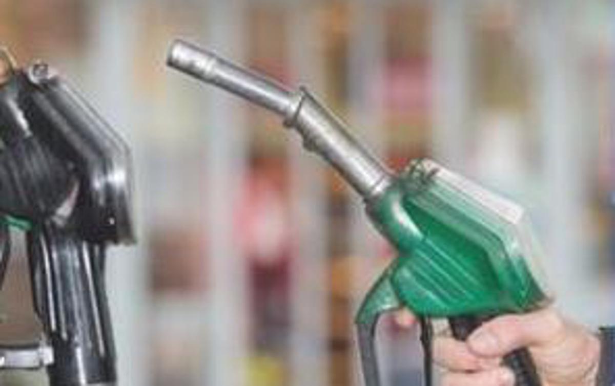 bencinski servis | Cena 95-oktanskega bencina je najvišja od oktobra lani, cena dizelskega goriva pa od lanskega novembra.