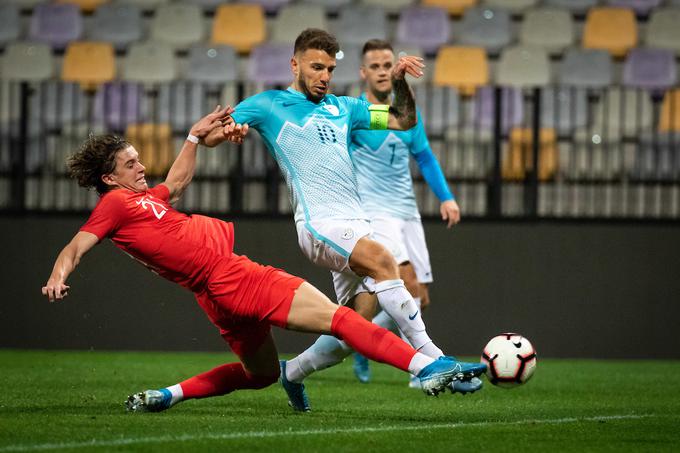 Mlakar se je na tekmi proti Madžarski kot edini vpisal med strelce. | Foto: Blaž Weindorfer/Sportida