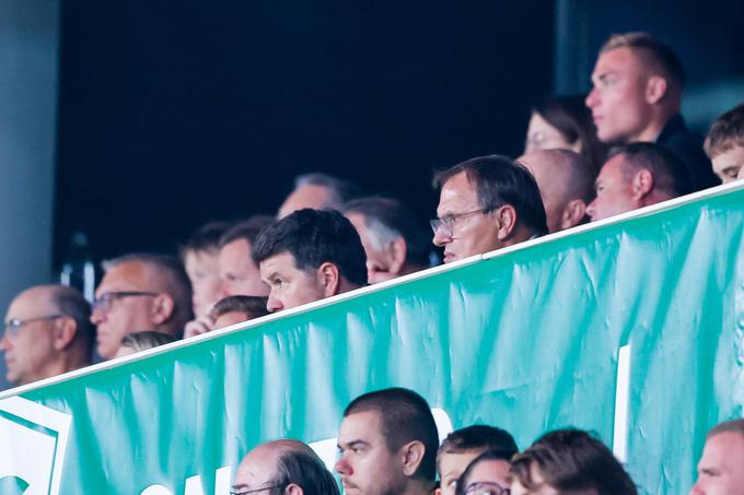 Vodstvo Olimpije je bilo lahko zelo zadovoljno z začetkom srečanja, po avtogolu Jurgena Celhake pa navijačem zmajev ni šlo več na smeh. | Foto: Aleš Fevžer