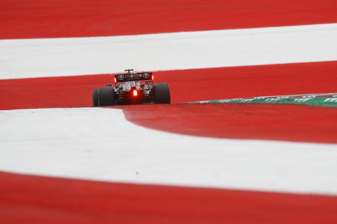 Lewis Hamilton | Lewis Hamilton je bil najhitrejši na drugem prostem treningu pri severnih slovenskih sosedih. | Foto Reuters