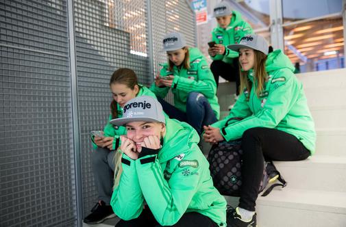Špela, Ema, Urša in Katja skozi sito Courchevela