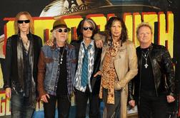 Tudi Aerosmith na turnejo brez enega člana