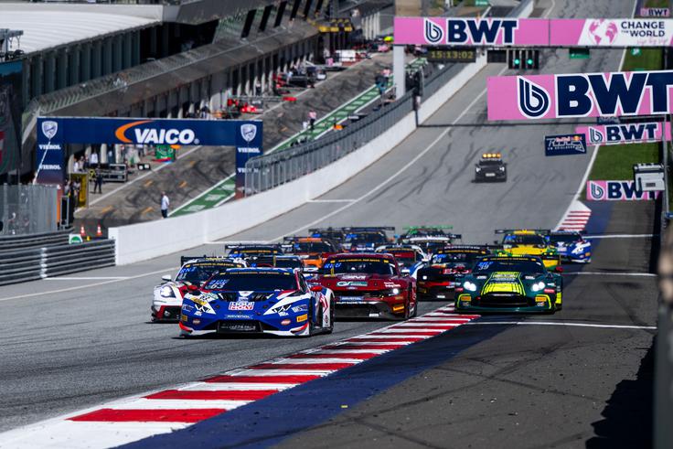 Štart uvodne dirke prvenstva ADAC GT Master, ki bo letos zanimiva tudi za slovenske ljubitelje avtomobilizma. | Foto: ADAC