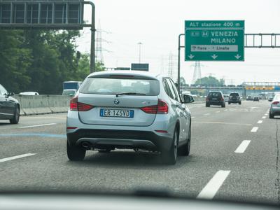 Zaradi znane prevare z ogledalom Avstrijec skoraj ostal brez 600 evrov
