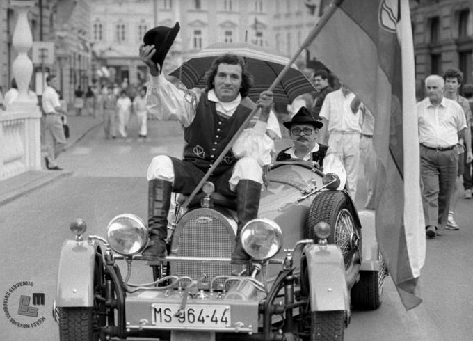 Kramberger se je vozil z repliko doma sestavljenega Bugattija. (foto: Marjan Ciglič, hrani Muzej novejše zgodovine Slovenije) | Foto: Marjan Ciglič