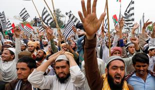 Protestniki v Pakistanu pozivajo premierja k odstopu