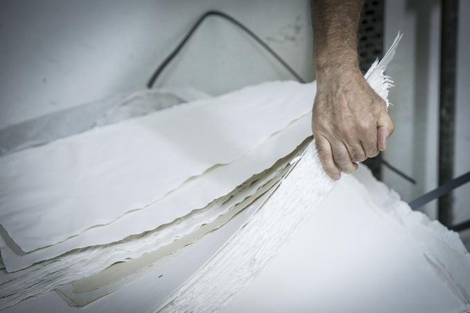 Osnovni material papirja, narejenega v desetih korakih, je kakovosten bombaž. | Foto: 