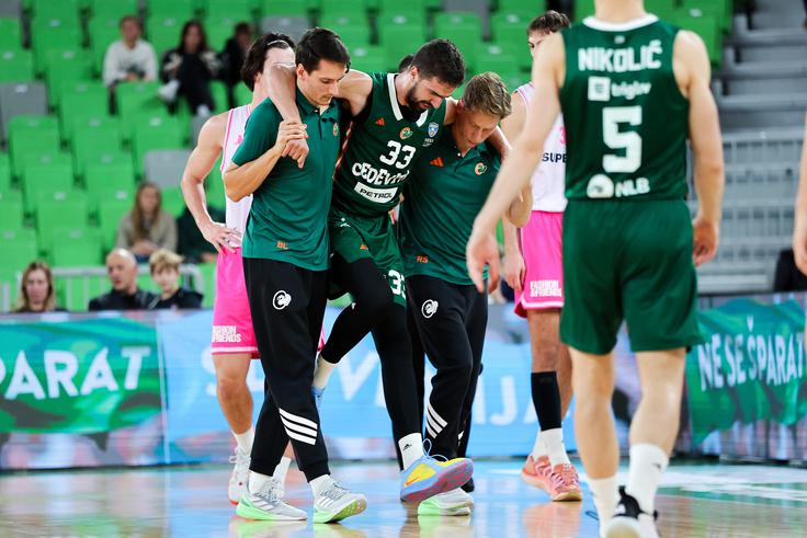 Nikos Čogaz je zaradi poškodbe predčasno sklenil dvoboj. | Foto: Filip Barbalić