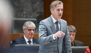 Premier Golob: Rezultati ne bodo vidni čez noč, stanovanja za mlade se že gradijo