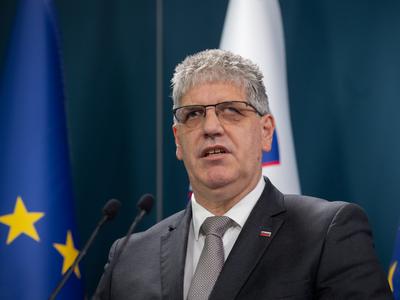 Nova policijska pooblastila po oceni Poklukarja predvsem za odkrivanje nezakonitega orožja