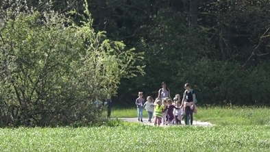 Na pohod Pot ob žici skoraj šest tisoč predšolskih otrok #video