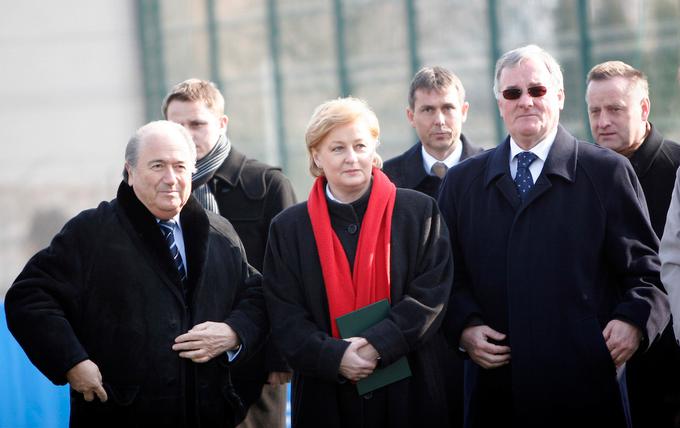 Kot predsednik NZS je v Ljubljani gostil tudi takratnega predsednika Fife Seppa Blatterja. | Foto: Vid Ponikvar