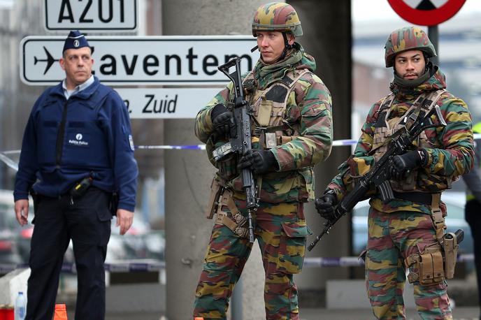 Vojska na ulicah Bruslja | Bruseljske ulice bi lahko kmalu začeli varovati belgijski vojaki. Delovali bi v mešanih patruljah skupaj s policisti. | Foto Reuters
