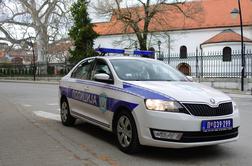 V hudem trčenju avtobusa in osebnega vozila v Srbiji ena oseba umrla, skoraj 40 je poškodovanih