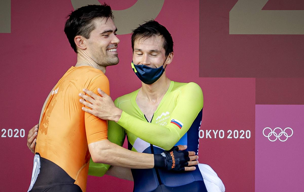 Tom Dumoulin | Moštvena kolega in rivala Tom Dumoulin in Primož Roglič sta danes skupaj stala na zmagovalnem odru kronometra olimpijskih iger.  | Foto Guliverimage