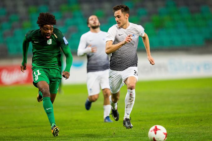 Nathan Oduwa je začel dvoboj z Ankaranom na igrišču, nato pa odšel na pregled v bolnišnico. | Foto: Žiga Zupan/Sportida