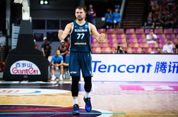 V živo: Slovenci v sosedskem obračunu za četrtfinale