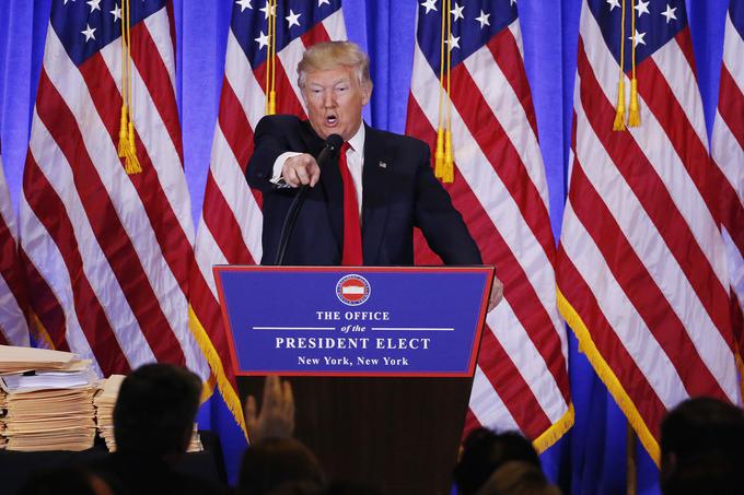 Donald Trump je medijsko hišo CNN obtožil, da širi lažne novice. | Foto: Reuters