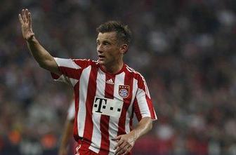 Šok v Münchnu: Bayern pol leta brez Olića